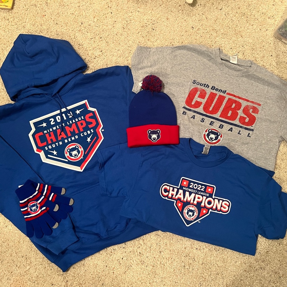 South Bend Cubs Apparel Set